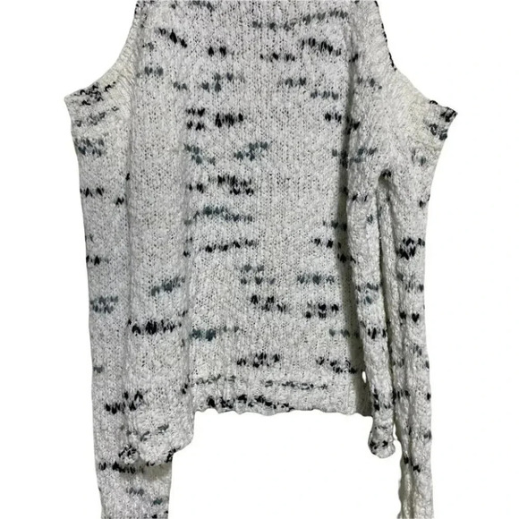 Design Lab Lord & Taylor L white‎ with black cold shoulder sweater - Picture 4 of 6